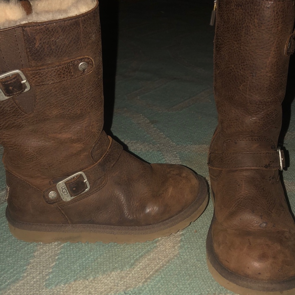Girls leather ugg boots